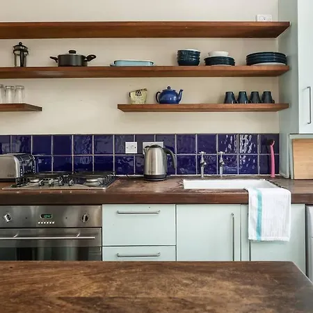 Spectacular Views, Spacious Central Flat